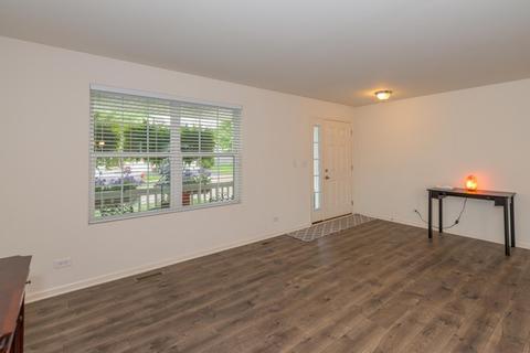 3308 Batley St, Elgin, IL 60124 photo 4