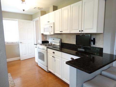 325 E 17th St, Lockport, IL 60441 photo 7