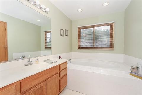 123 Deer Run Ln, Elgin, IL 60120 photo 19