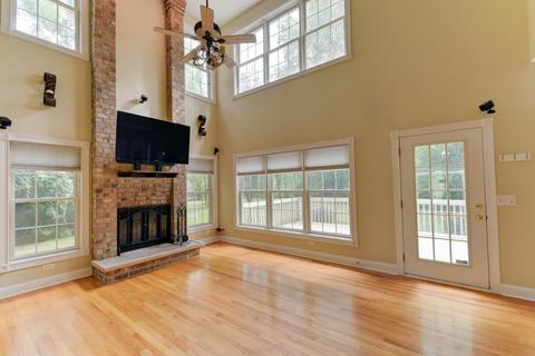 1807 Mason Corte Dr, Mchenry, IL 60051 photo 4