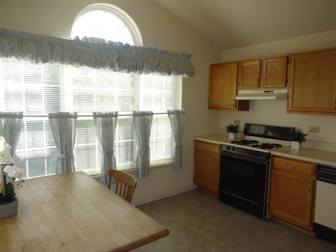 433 Cromwell Cir #2, Bartlett, IL 60103 photo 8