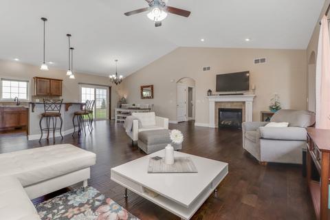 3793 Renaissance Dr, Normal, IL 61761 photo 4