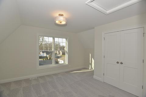 210 N West St, Wheaton, IL 60187 photo 32