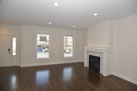210 N West St, Wheaton, IL 60187 photo 8