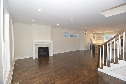 210 N West St, Wheaton, IL 60187 photo 7