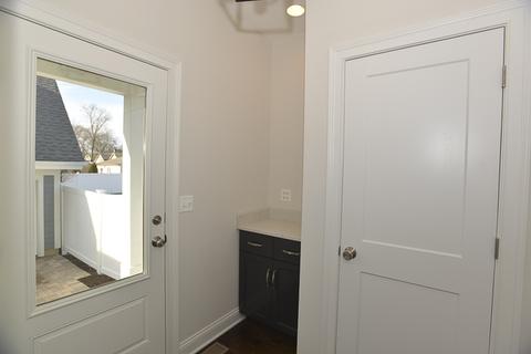 210 N West St, Wheaton, IL 60187 photo 9