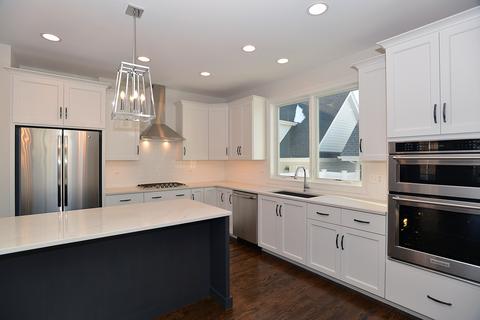 210 N West St, Wheaton, IL 60187 photo 2