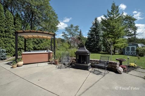 1755 Kent Rd, Hoffman Estates, IL 60169 photo 17