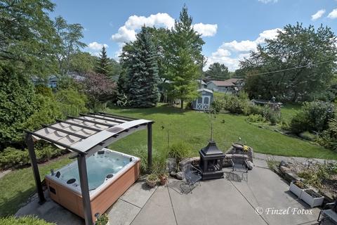 1755 Kent Rd, Hoffman Estates, IL 60169 photo 8