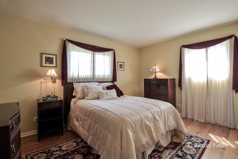 1755 Kent Rd, Hoffman Estates, IL 60169 photo 10