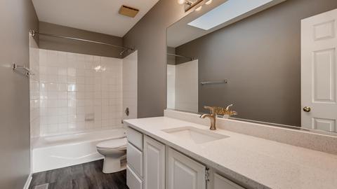 660 Crest Dr, Cary, IL 60013 photo 21