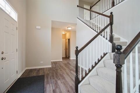 5827 Fairview Ln, Hoffman Estates, IL 60192 photo 2
