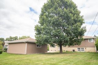 610 Springhill Dr, Roselle, IL 60172 photo 16