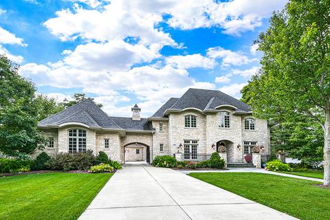 900 E Hillside Rd, Naperville, IL 60540 photo 2
