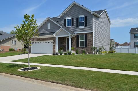 604 Edgewater Dr, Minooka, IL 60447 photo 1