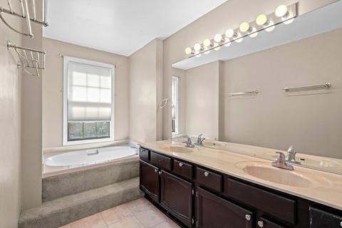 4552 Opal Dr, Hoffman Estates, IL 60192 photo 10