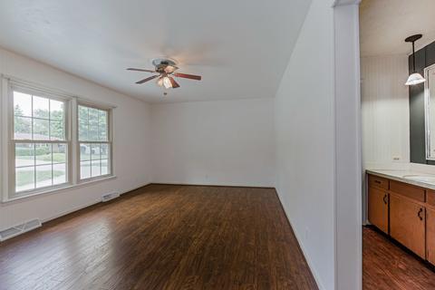 1015 Barton Dr, Normal, IL 61761 photo 17