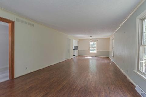 1015 Barton Dr, Normal, IL 61761 photo 12