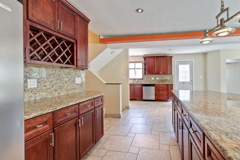 1422 Emmerson Ln, Mount Prospect, IL 60056 photo 5