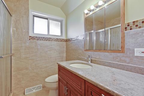 1422 Emmerson Ln, Mount Prospect, IL 60056 photo 8
