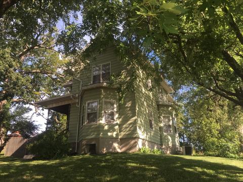 428 E 2nd St, Spring Valley, IL 61362 photo 2