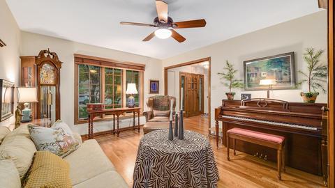 8524 Walredon Ave, Burr Ridge, IL 60527 photo 13
