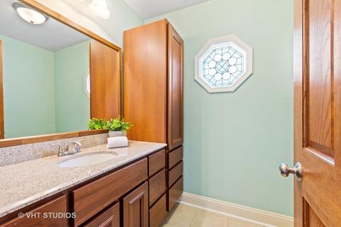 400 Adams St, Elgin, IL 60123 photo 17