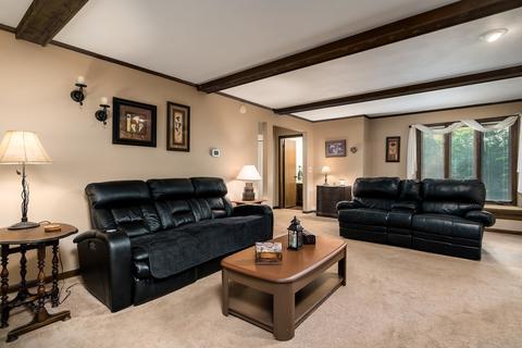 8155 Round Table Ln, Roscoe, IL 61073 photo 18
