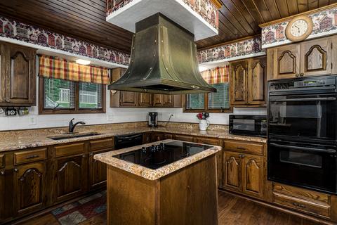8155 Round Table Ln, Roscoe, IL 61073 photo 5