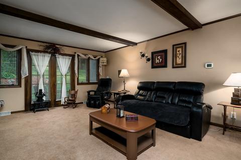 8155 Round Table Ln, Roscoe, IL 61073 photo 17