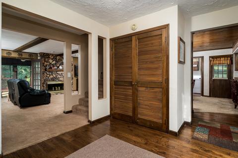 8155 Round Table Ln, Roscoe, IL 61073 photo 14