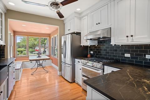 116 W Maple Ave, Roselle, IL 60172 photo 7