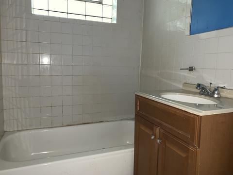 1219 E 70th St, Chicago, IL 60637 photo 8