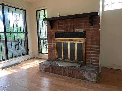 1219 E 70th St, Chicago, IL 60637 photo 2