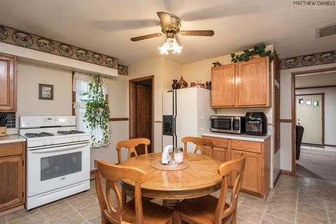 956 S 8th Ave, Kankakee, IL 60901 photo 8