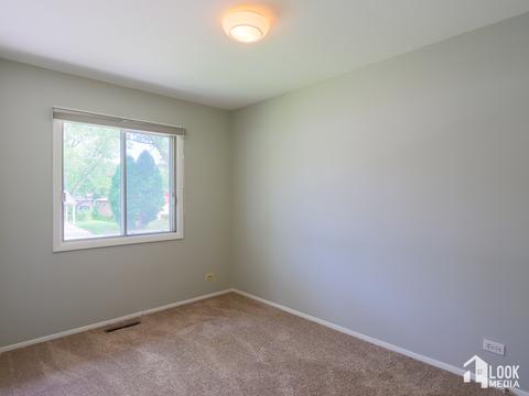 397 Thelma Ct, Wheeling, IL 60090 photo 12