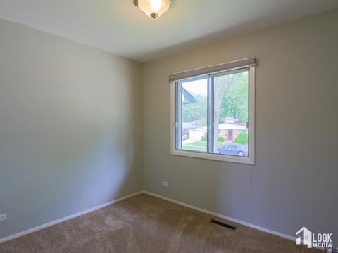397 Thelma Ct, Wheeling, IL 60090 photo 13