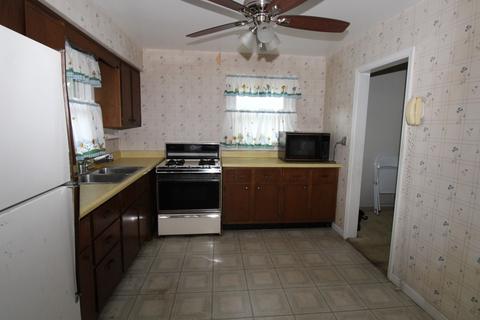 2484 Rusty Dr, Des Plaines, IL 60018 photo 5