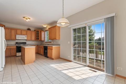 508 Declaration Ln, Aurora, IL 60502 photo 3