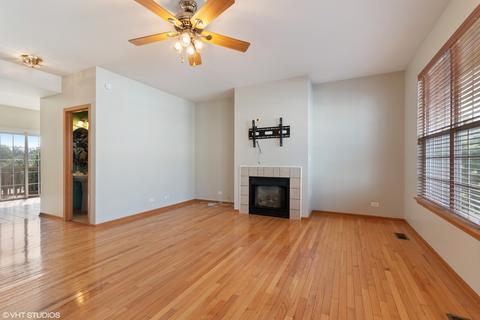 508 Declaration Ln, Aurora, IL 60502 photo 2