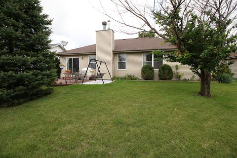 1207 Quail Dr, Plainfield, IL 60586 photo 2