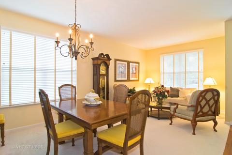 5852 Leeds Rd, Hoffman Estates, IL 60192 photo 3