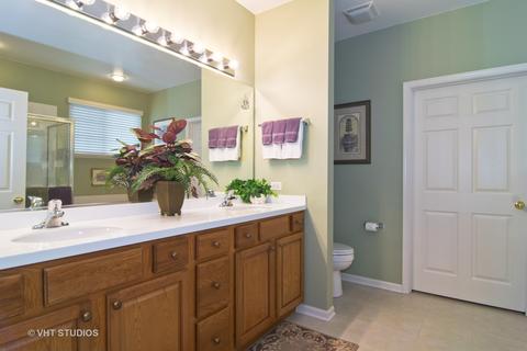 5852 Leeds Rd, Hoffman Estates, IL 60192 photo 9