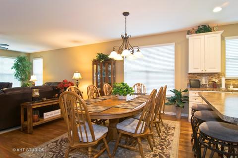 5852 Leeds Rd, Hoffman Estates, IL 60192 photo 6