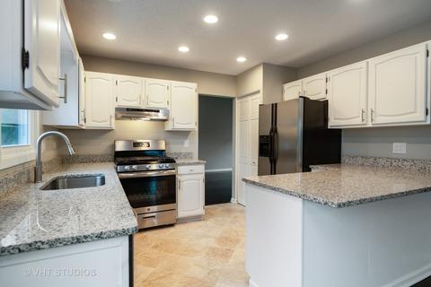 2106 Appaloosa Ct E, Wheaton, IL 60189 photo 7