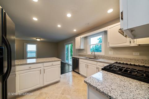 2106 Appaloosa Ct E, Wheaton, IL 60189 photo 8