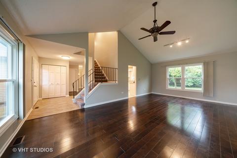 2106 Appaloosa Ct E, Wheaton, IL 60189 photo 5