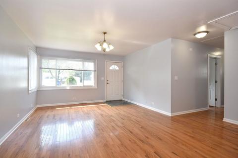 115 E Normandy Dr, Addison, IL 60101 photo 2