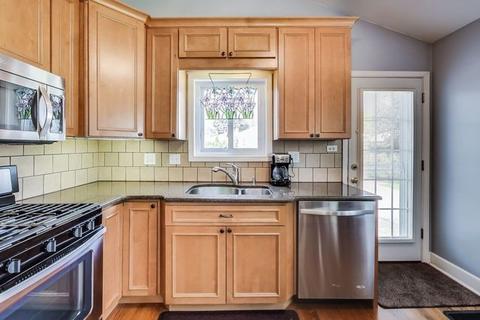 620 N Pine St, Mount Prospect, IL 60056 photo 4
