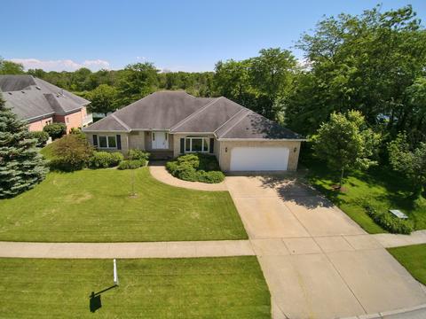 685 Edgewater Dr, Morris, IL 60450 photo 2